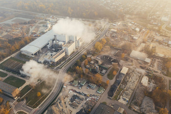 Factory emmiting gas emissions